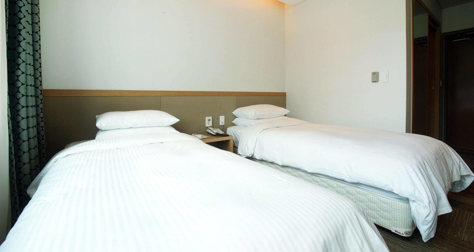 Jeju Poong Gyung Hotel Seogwipo Zewnętrze zdjęcie