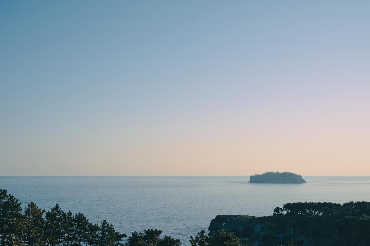 Jeju Poong Gyung Hotel Seogwipo Zewnętrze zdjęcie