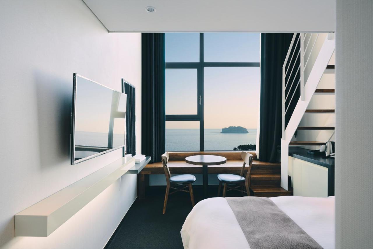 Jeju Poong Gyung Hotel Seogwipo Zewnętrze zdjęcie