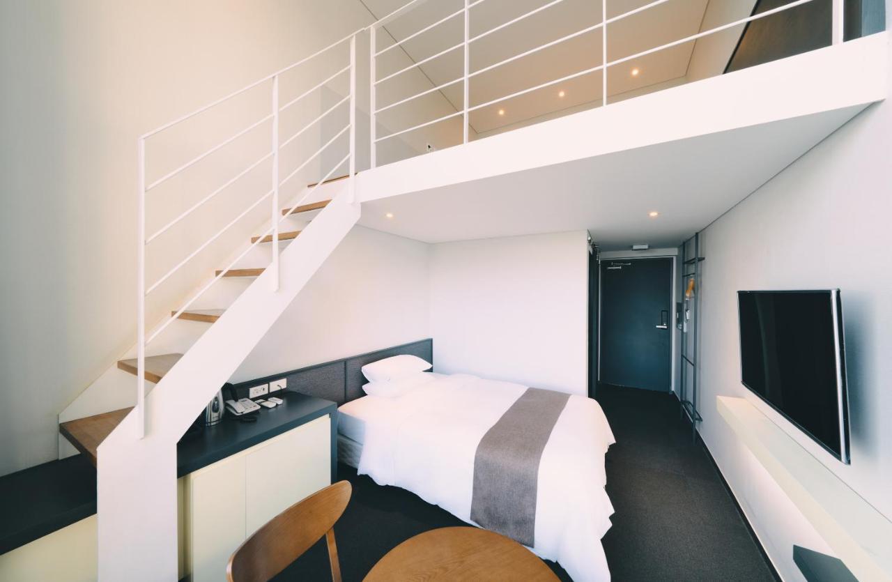 Jeju Poong Gyung Hotel Seogwipo Zewnętrze zdjęcie