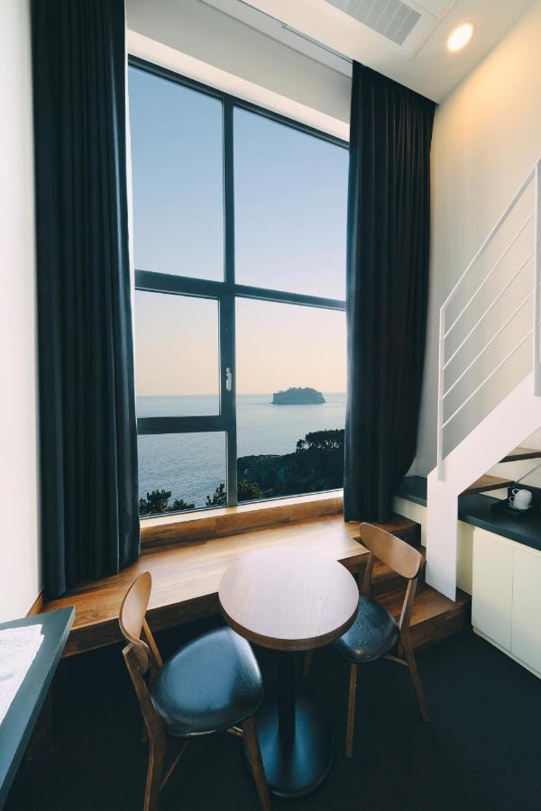 Jeju Poong Gyung Hotel Seogwipo Zewnętrze zdjęcie