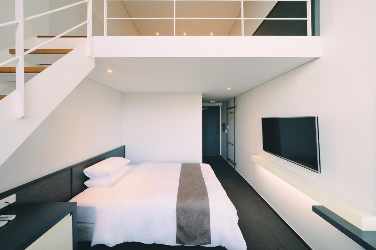 Jeju Poong Gyung Hotel Seogwipo Zewnętrze zdjęcie